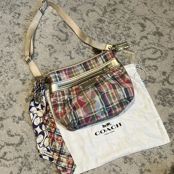 COACH Plaid Fabric print classic shoulder bag - Picture 1 of 8